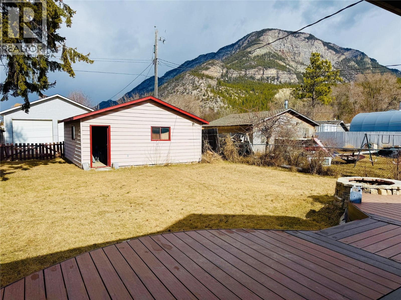 4955 Luck Avenue, Canal Flats