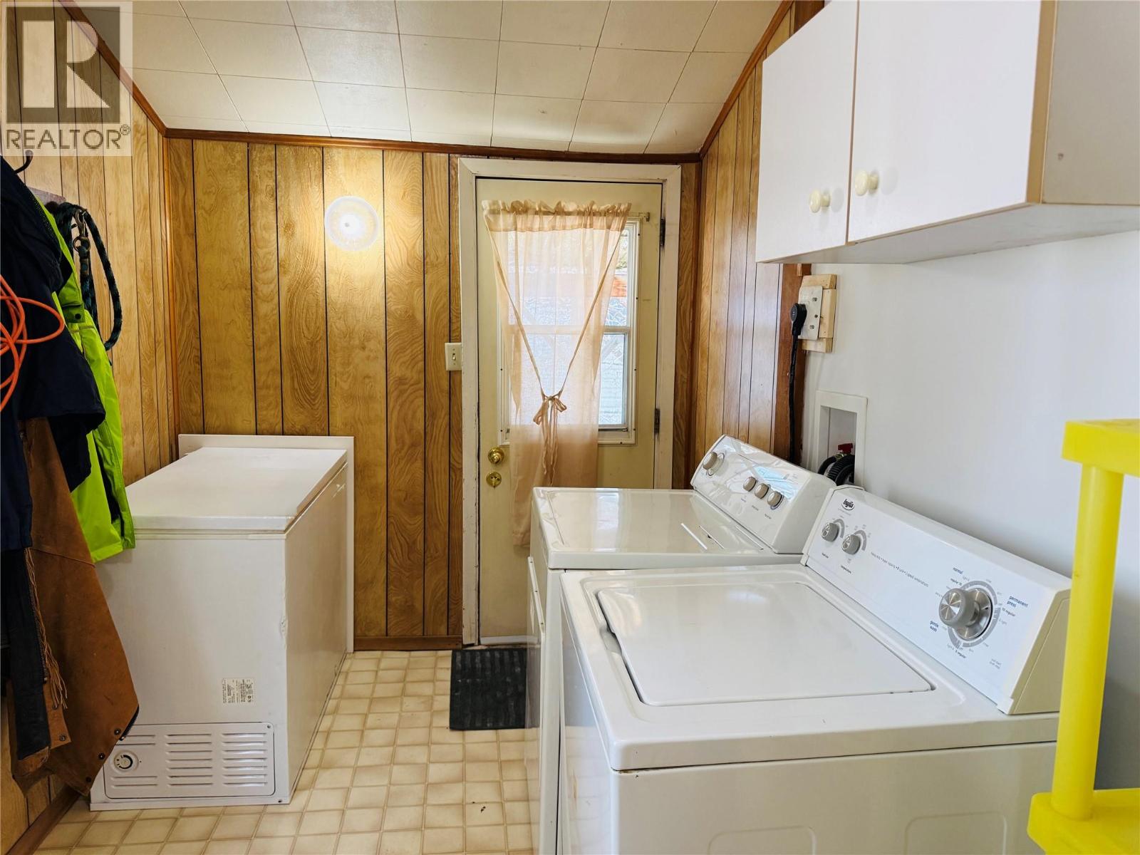 4955 Luck Avenue, Canal Flats