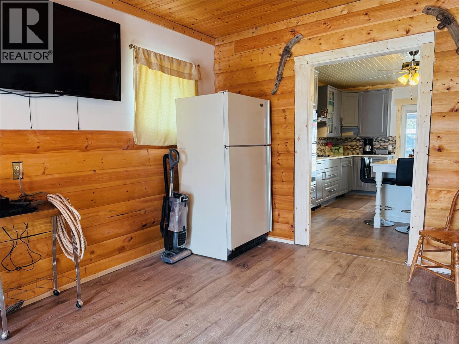 4955 Luck Avenue, Canal Flats