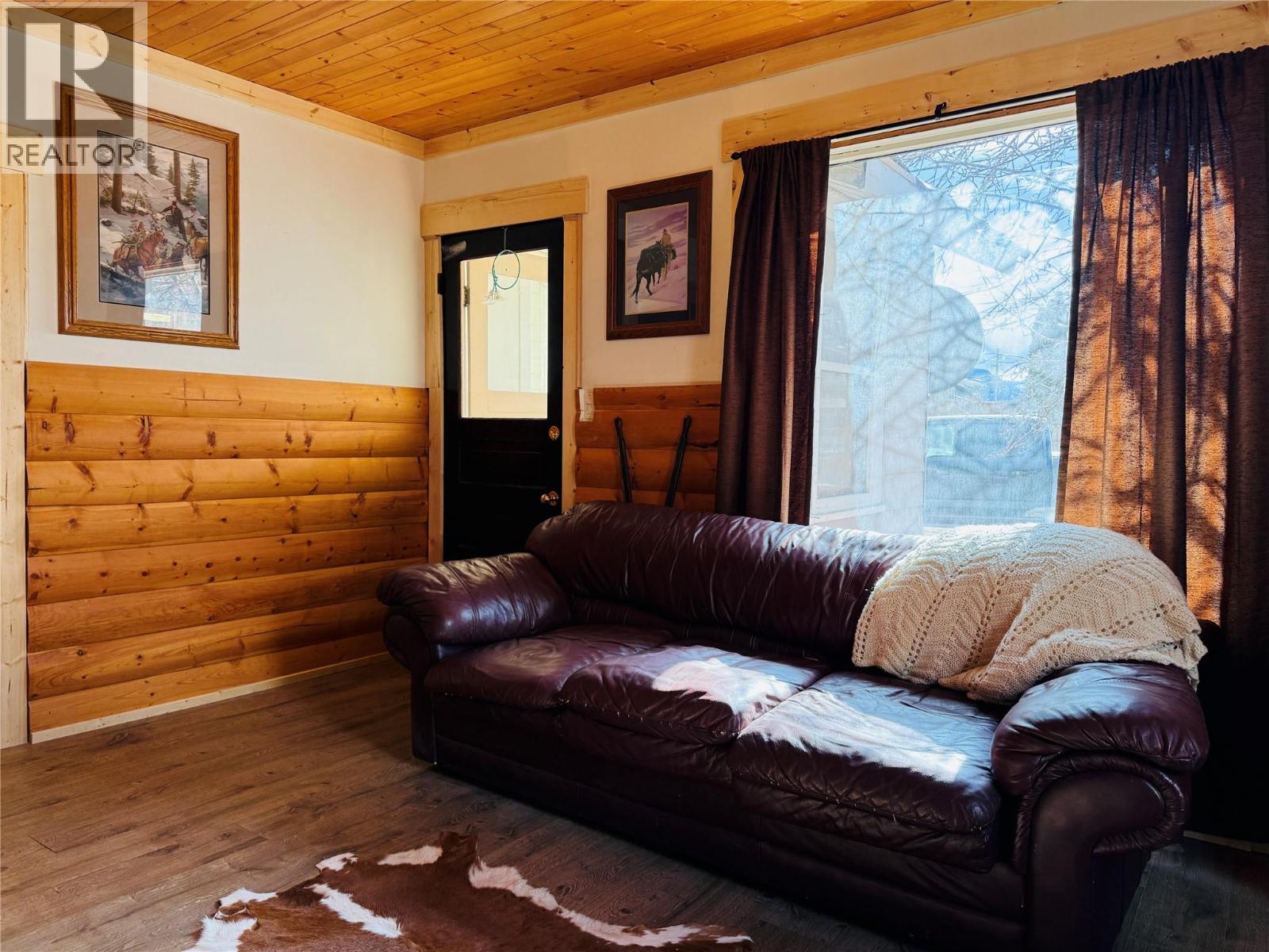 4955 Luck Avenue, Canal Flats