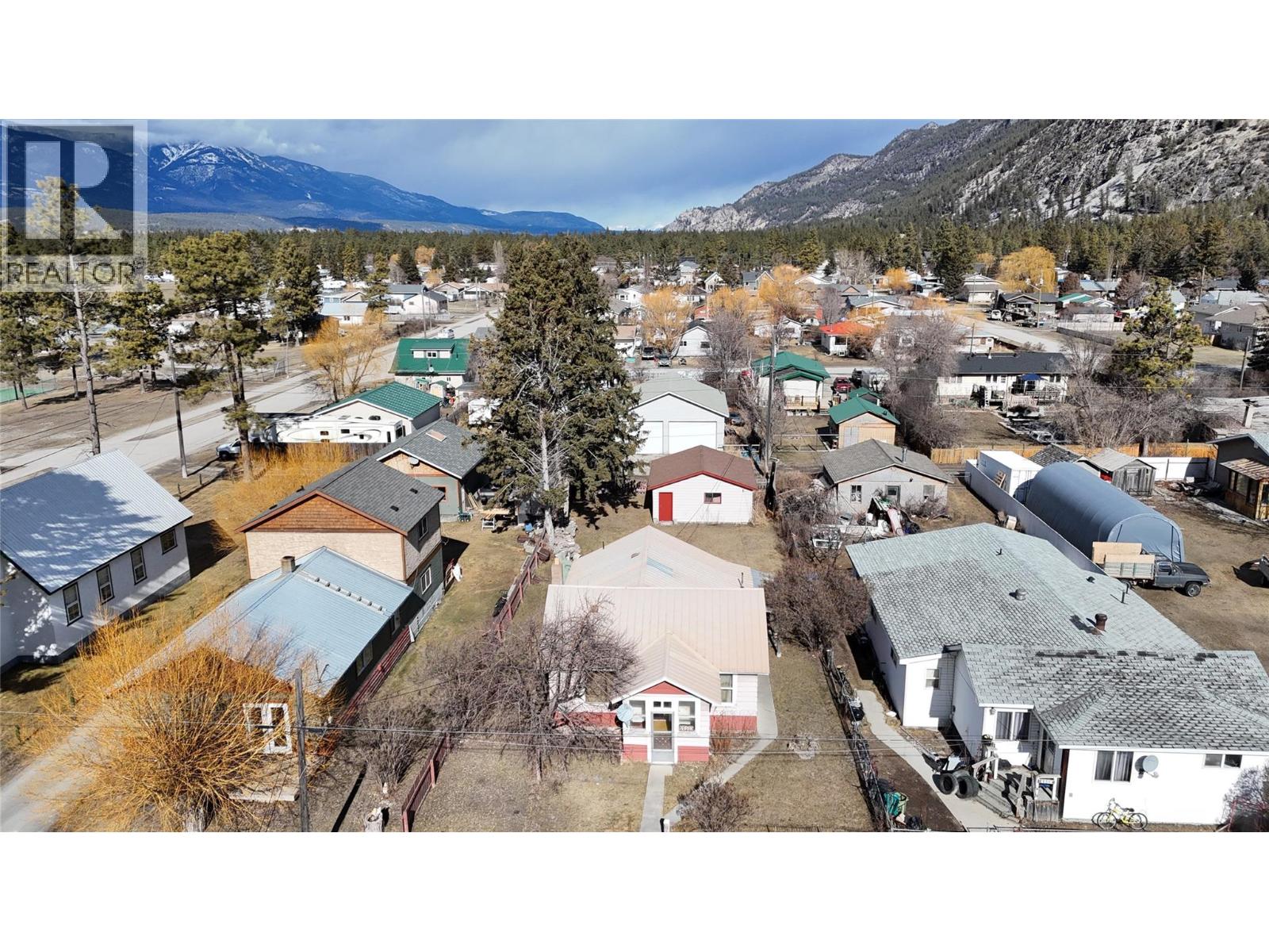 4955 Luck Avenue, Canal Flats