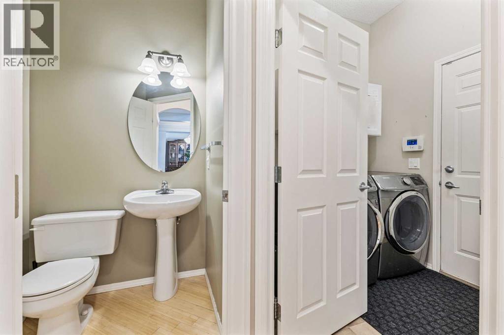 Single Family House for Sale in  Simcoe Crescent SW Signal Hill Calgary 