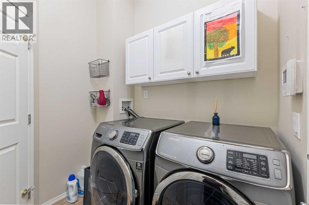 Single Family House for Sale in  Simcoe Crescent SW Signal Hill Calgary 