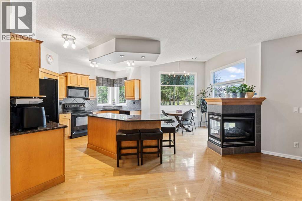 Single Family House for Sale in  Simcoe Crescent SW Signal Hill Calgary 