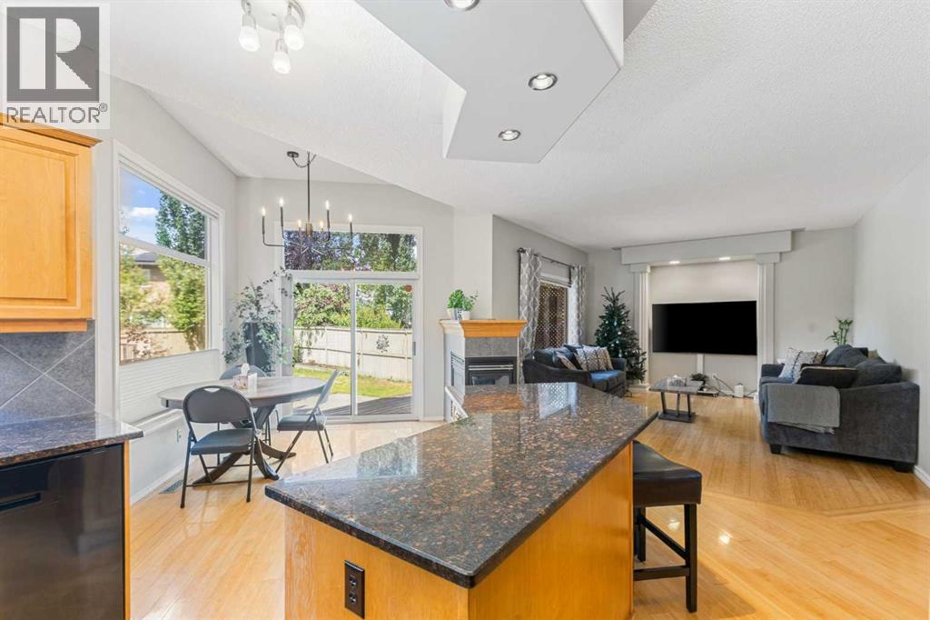 Single Family House for Sale in  Simcoe Crescent SW Signal Hill Calgary 