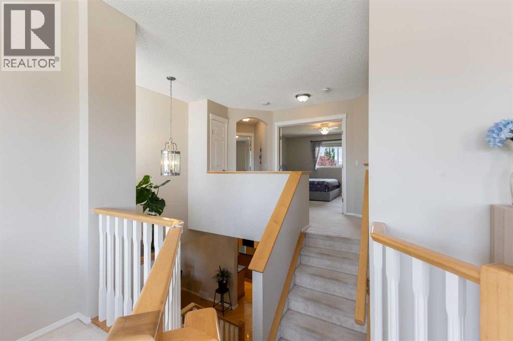 Single Family House for Sale in  Simcoe Crescent SW Signal Hill Calgary 