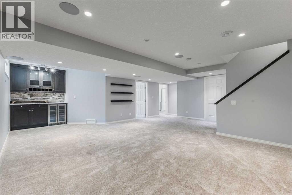 Single Family House for Sale in  Simcoe Crescent SW Signal Hill Calgary 