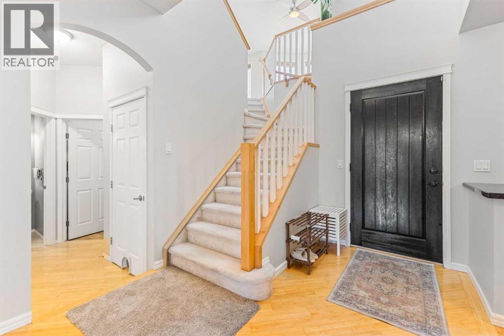 Single Family House for Sale in  Simcoe Crescent SW Signal Hill Calgary 