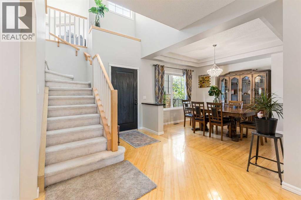 Single Family House for Sale in  Simcoe Crescent SW Signal Hill Calgary 