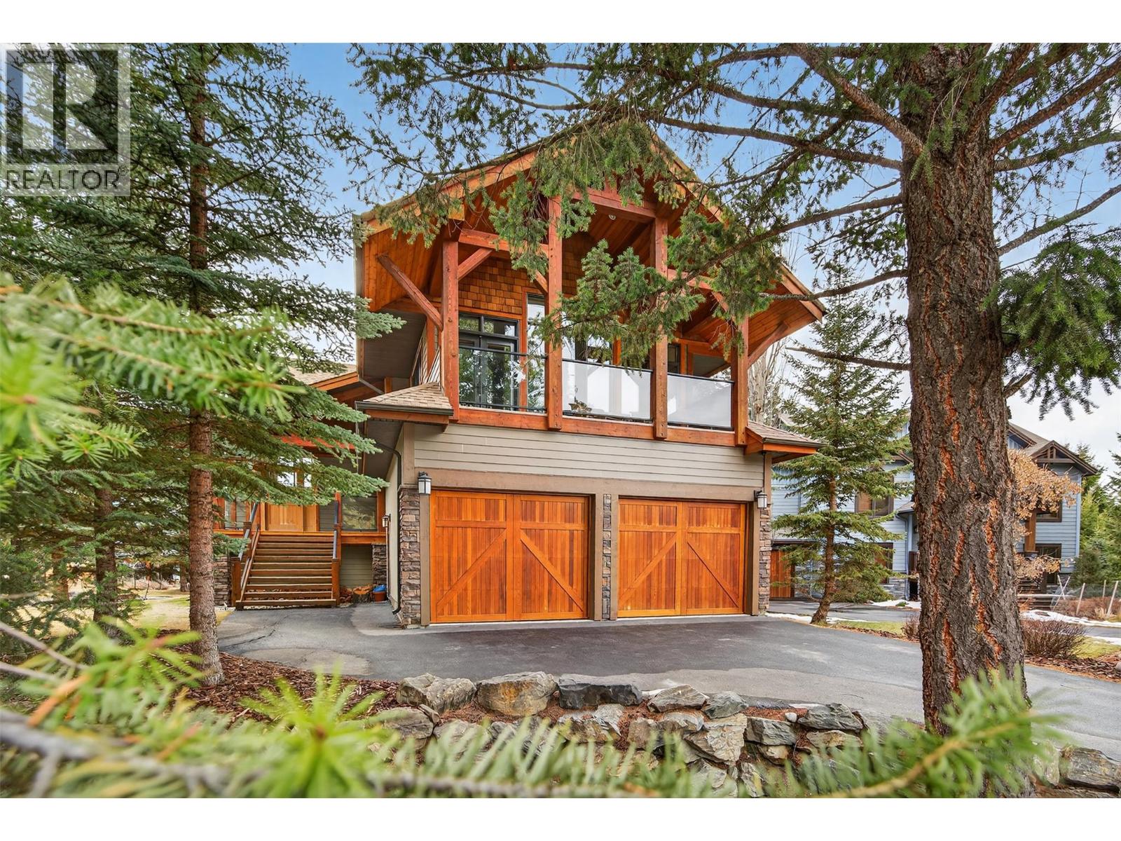 835 Lakeview Meadows Green, Invermere