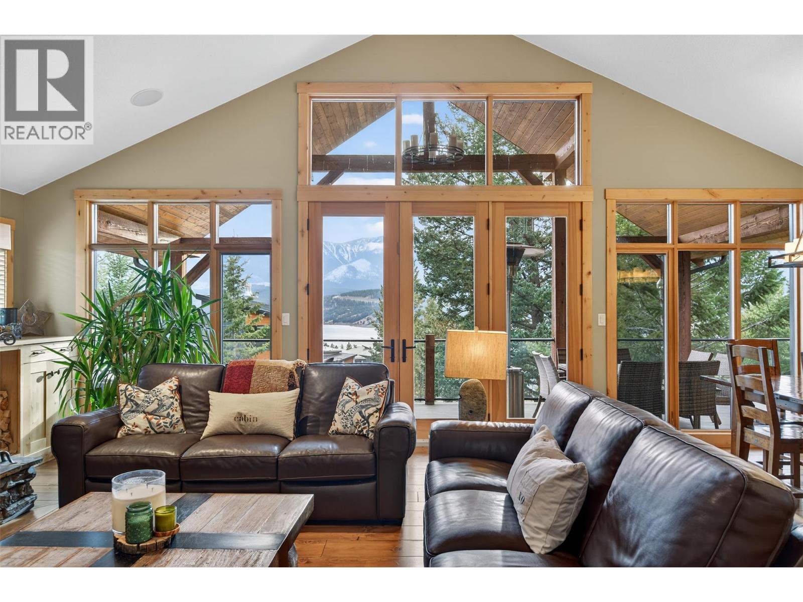 835 Lakeview Meadows Green, Invermere