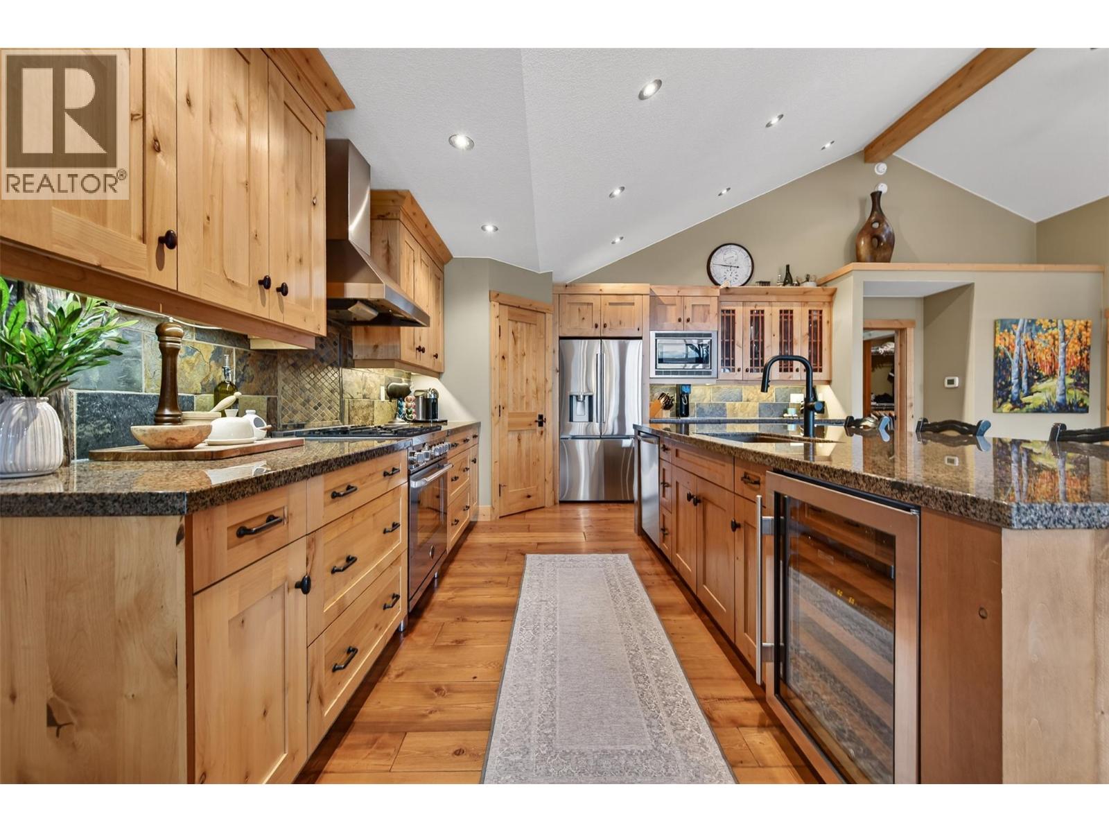 835 Lakeview Meadows Green, Invermere