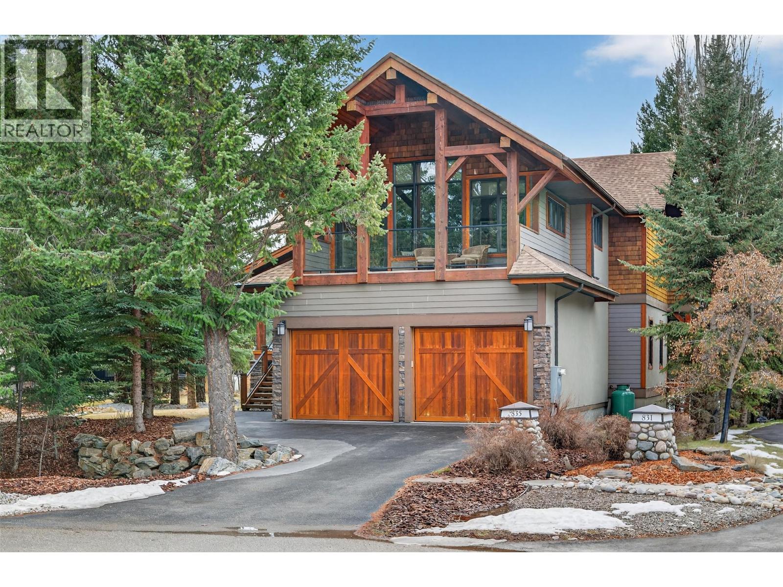 835 Lakeview Meadows Green, Invermere