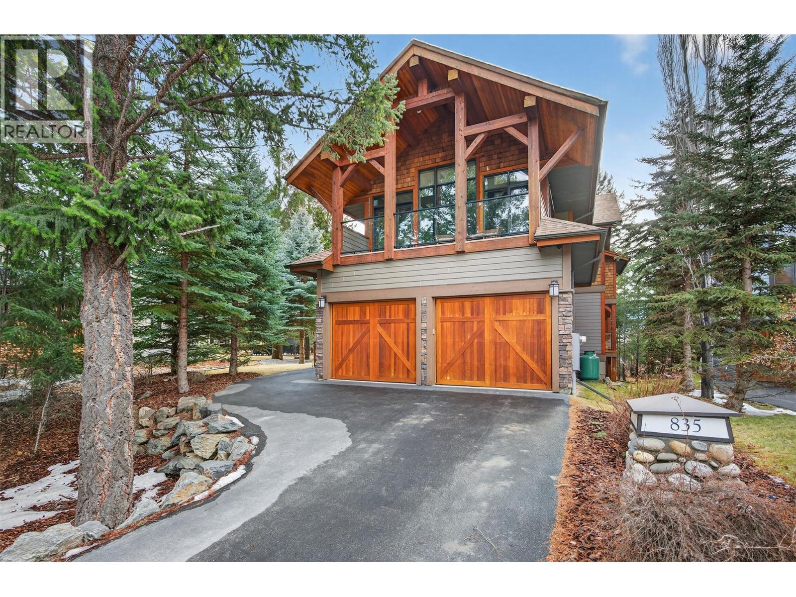 835 Lakeview Meadows Green, Invermere