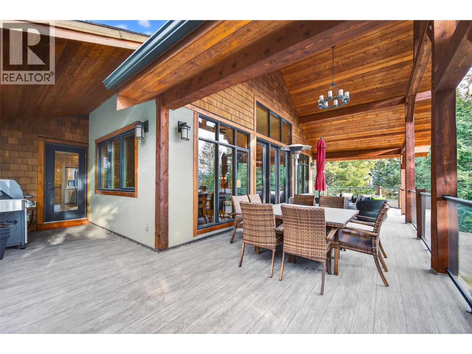 835 Lakeview Meadows Green, Invermere