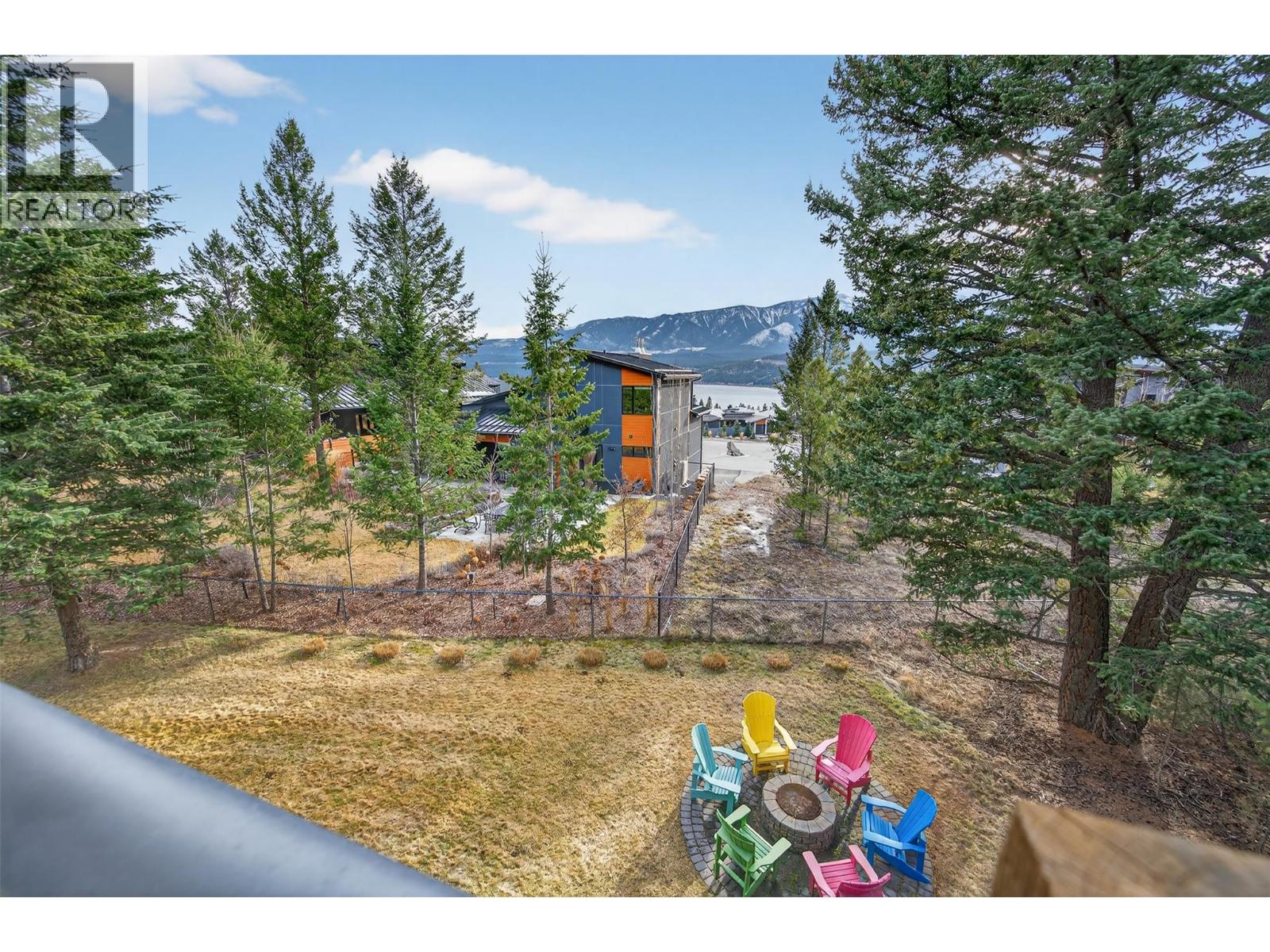 835 Lakeview Meadows Green, Invermere