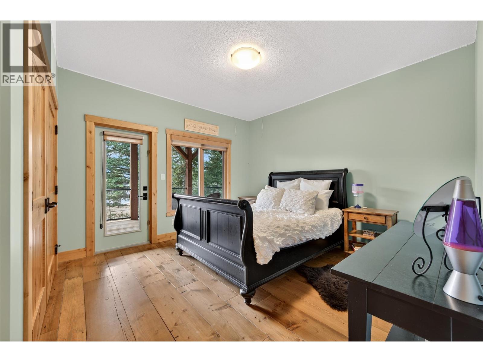 835 Lakeview Meadows Green, Invermere