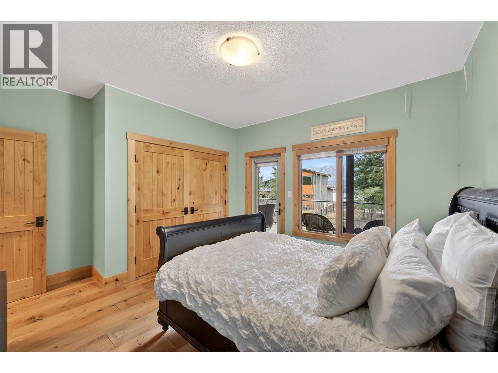 835 Lakeview Meadows Green, Invermere
