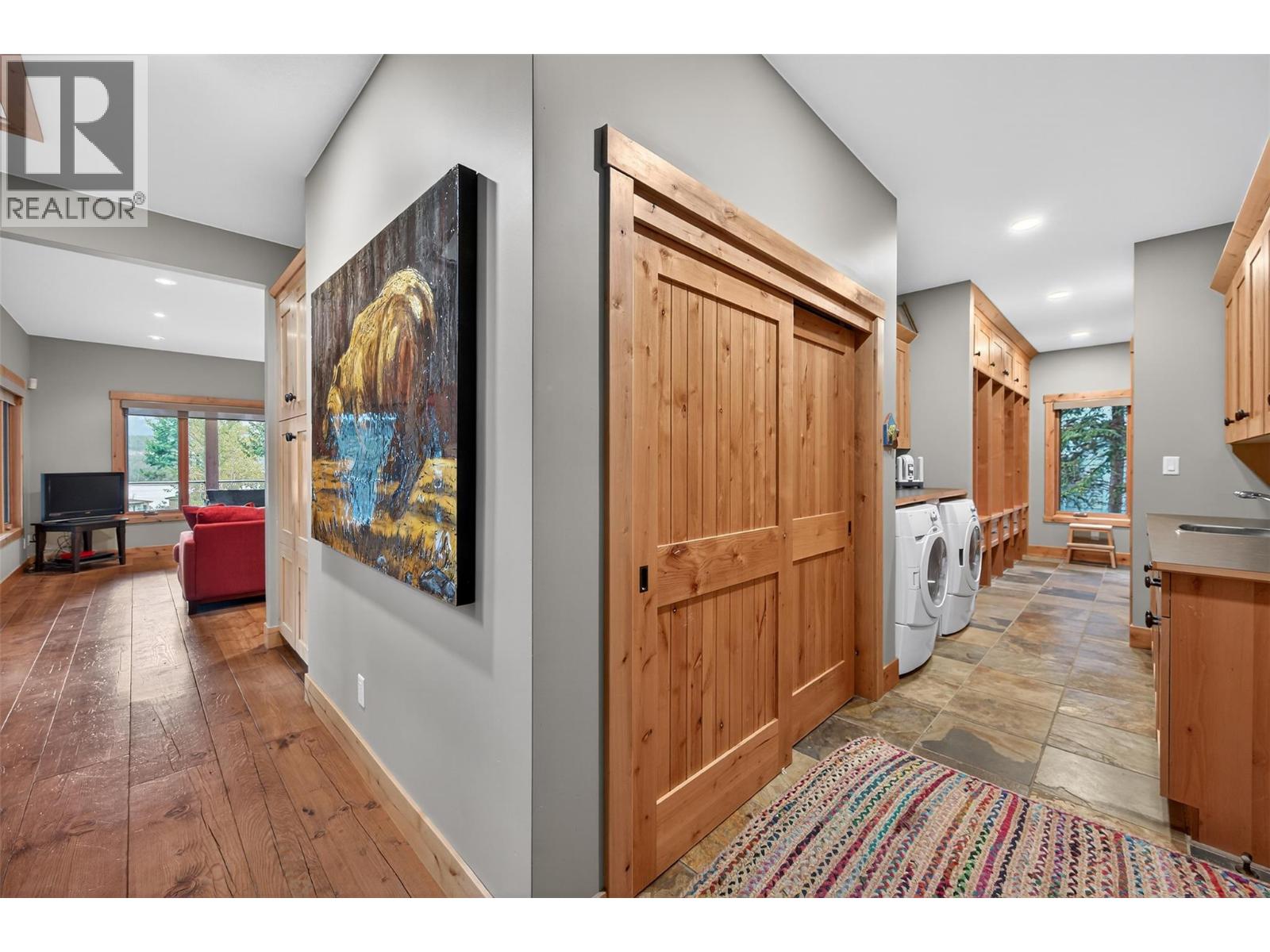 835 Lakeview Meadows Green, Invermere