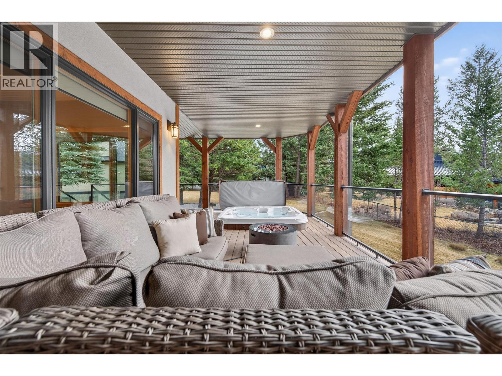 835 Lakeview Meadows Green, Invermere