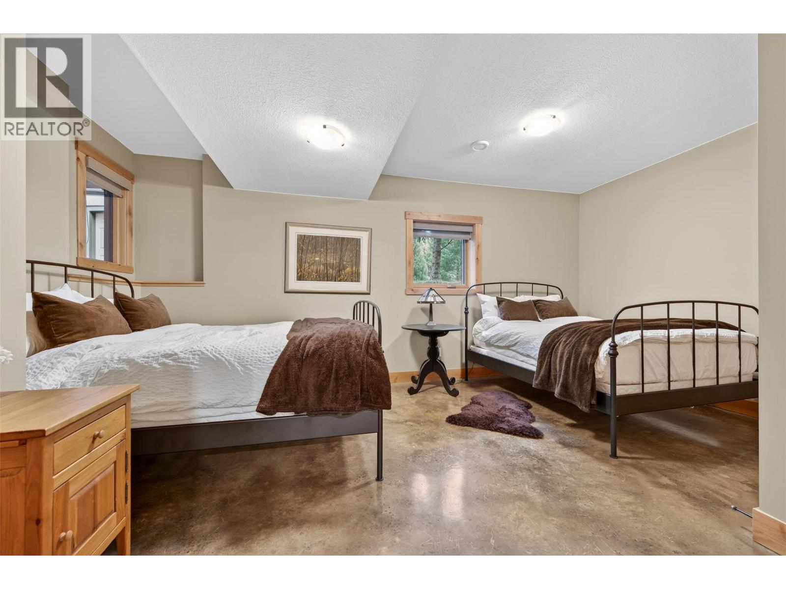 835 Lakeview Meadows Green, Invermere