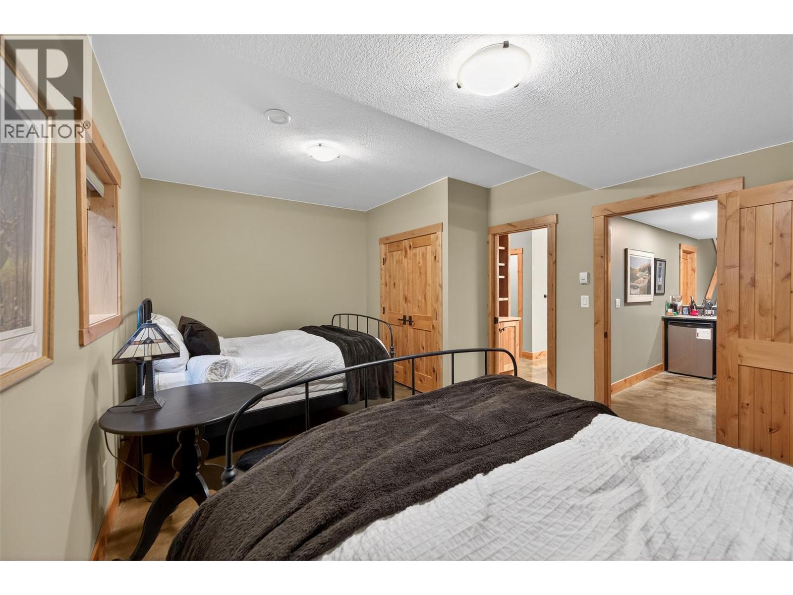 835 Lakeview Meadows Green, Invermere