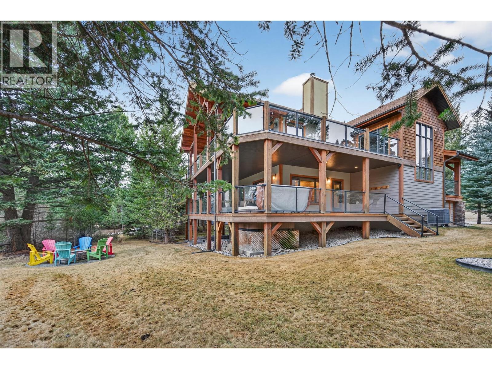 835 Lakeview Meadows Green, Invermere
