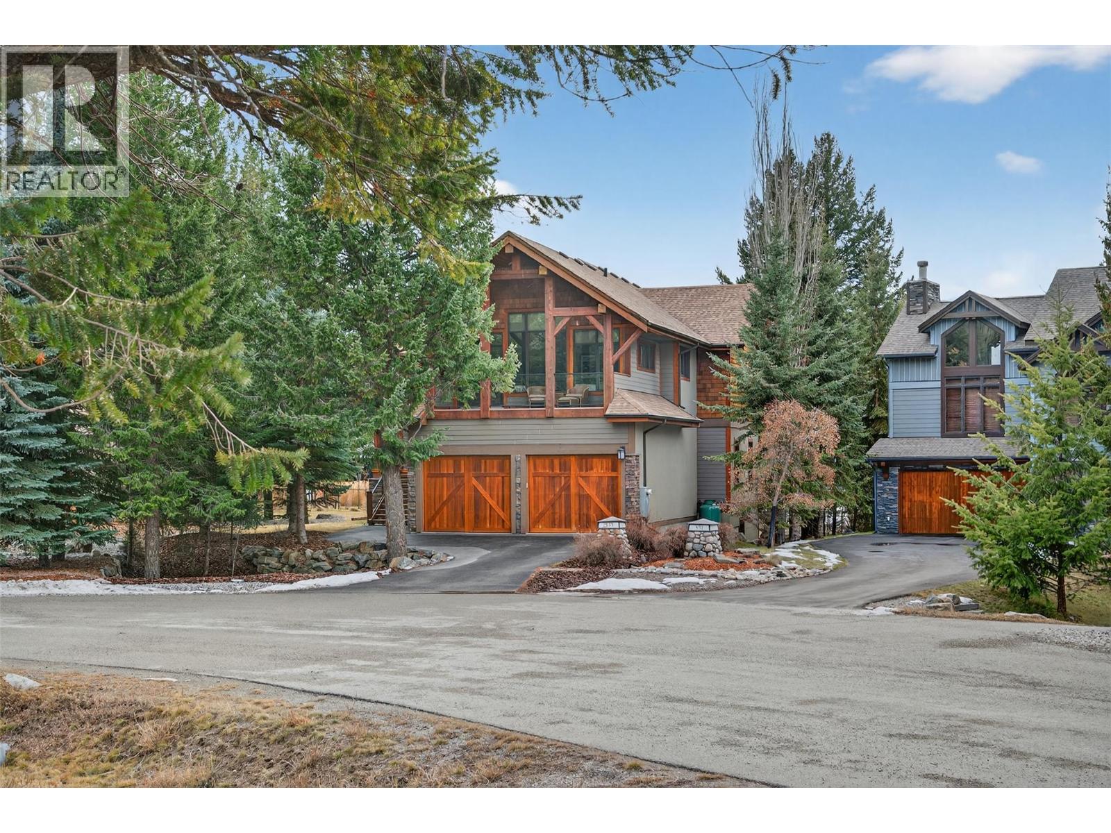 835 Lakeview Meadows Green, Invermere