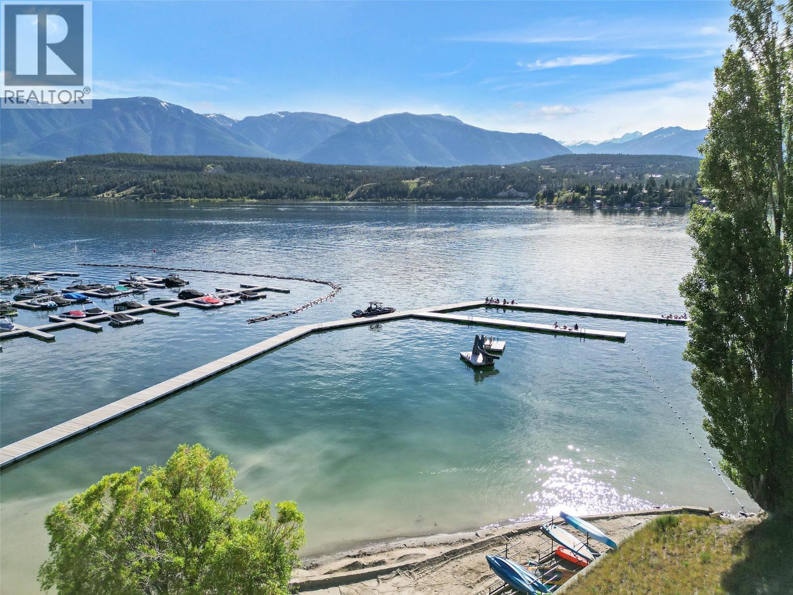 835 Lakeview Meadows Green, Invermere