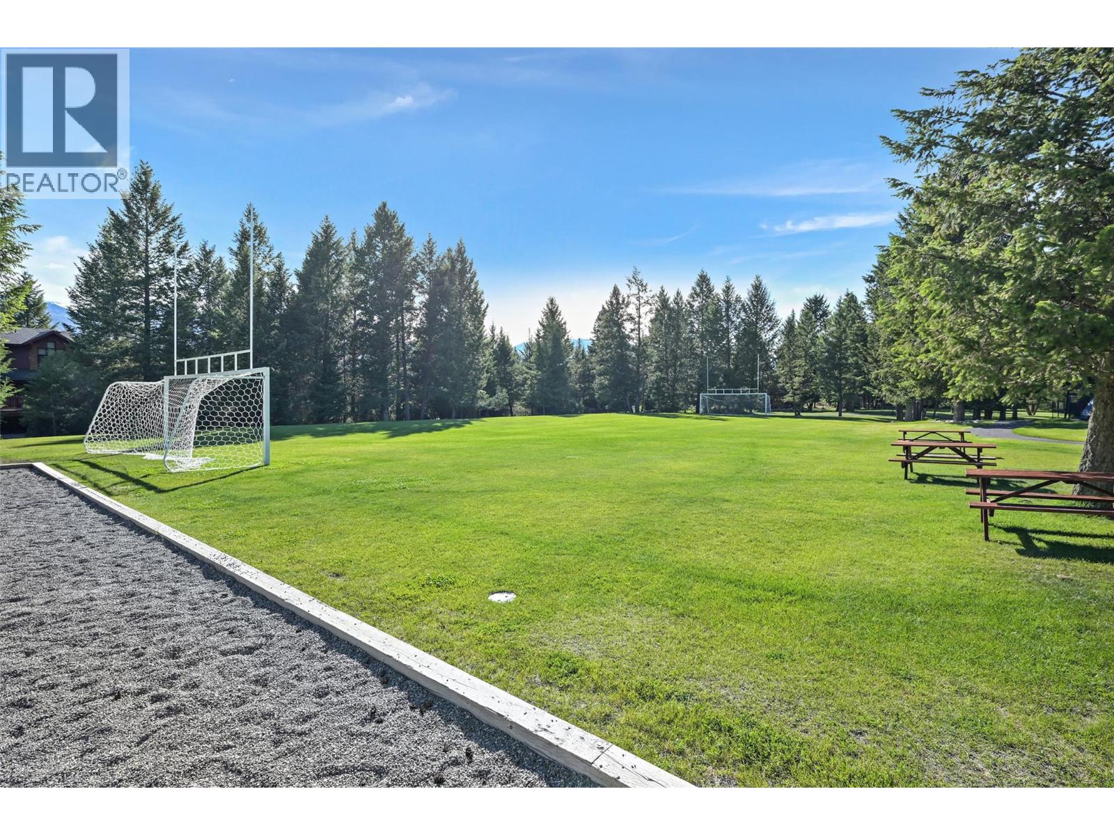 835 Lakeview Meadows Green, Invermere