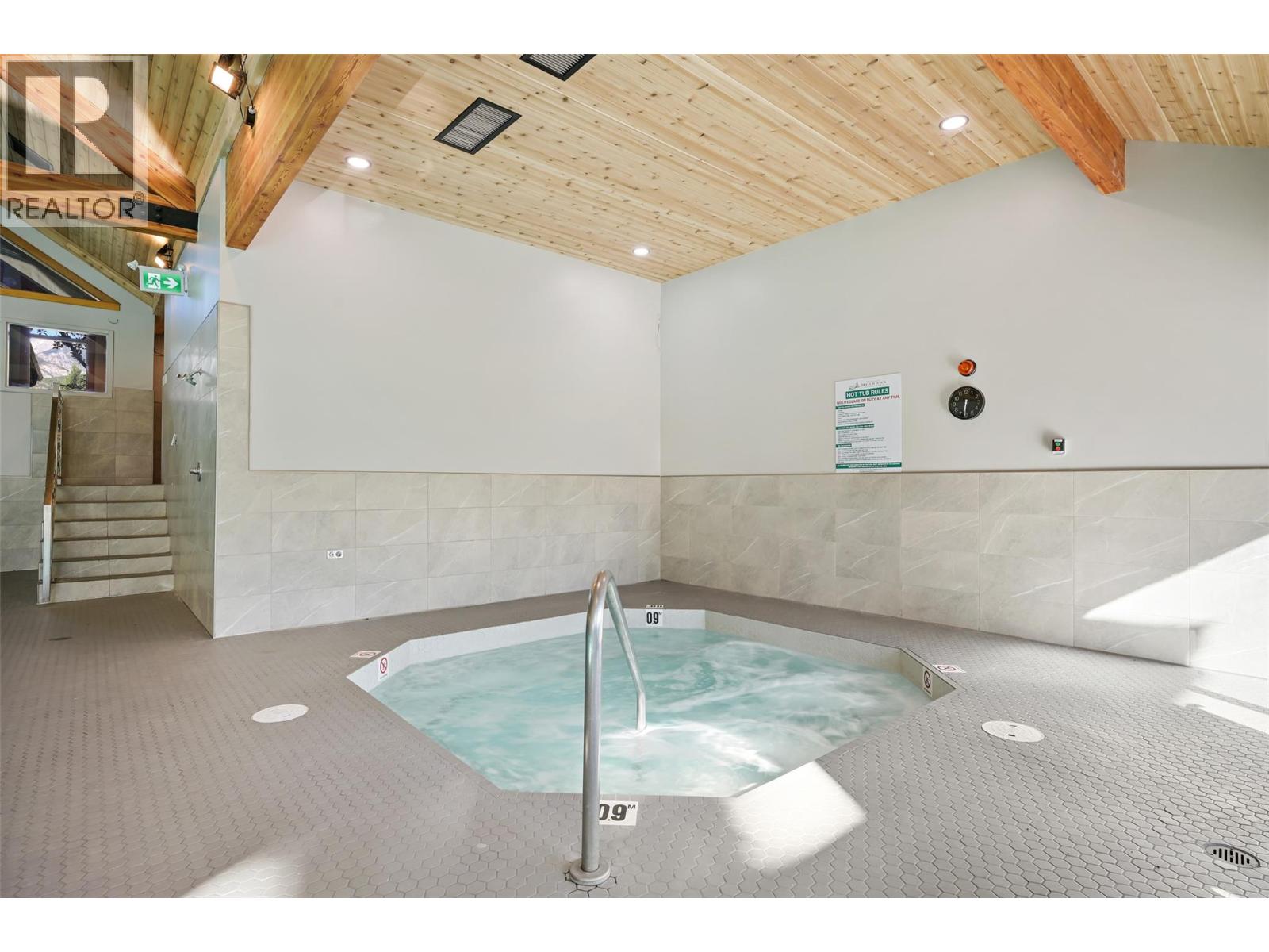 835 Lakeview Meadows Green, Invermere