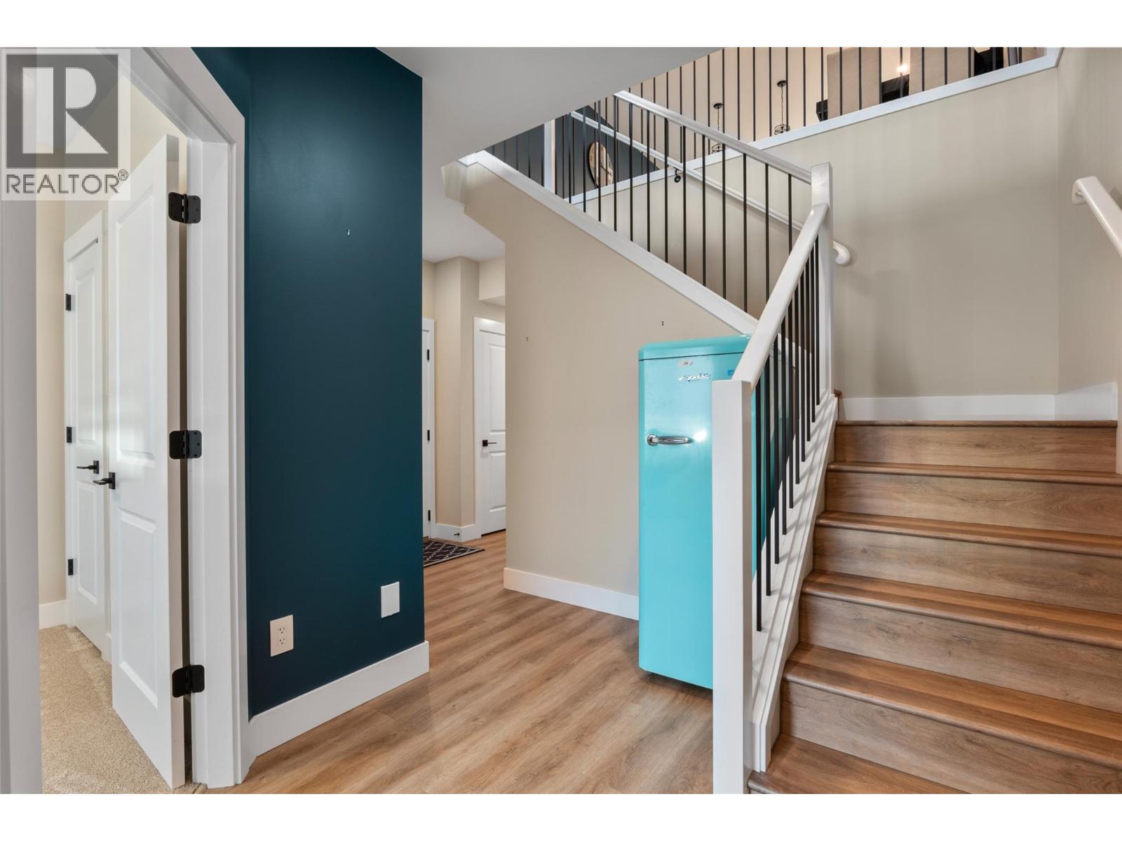 2535 SUNSET Drive, Kamloops