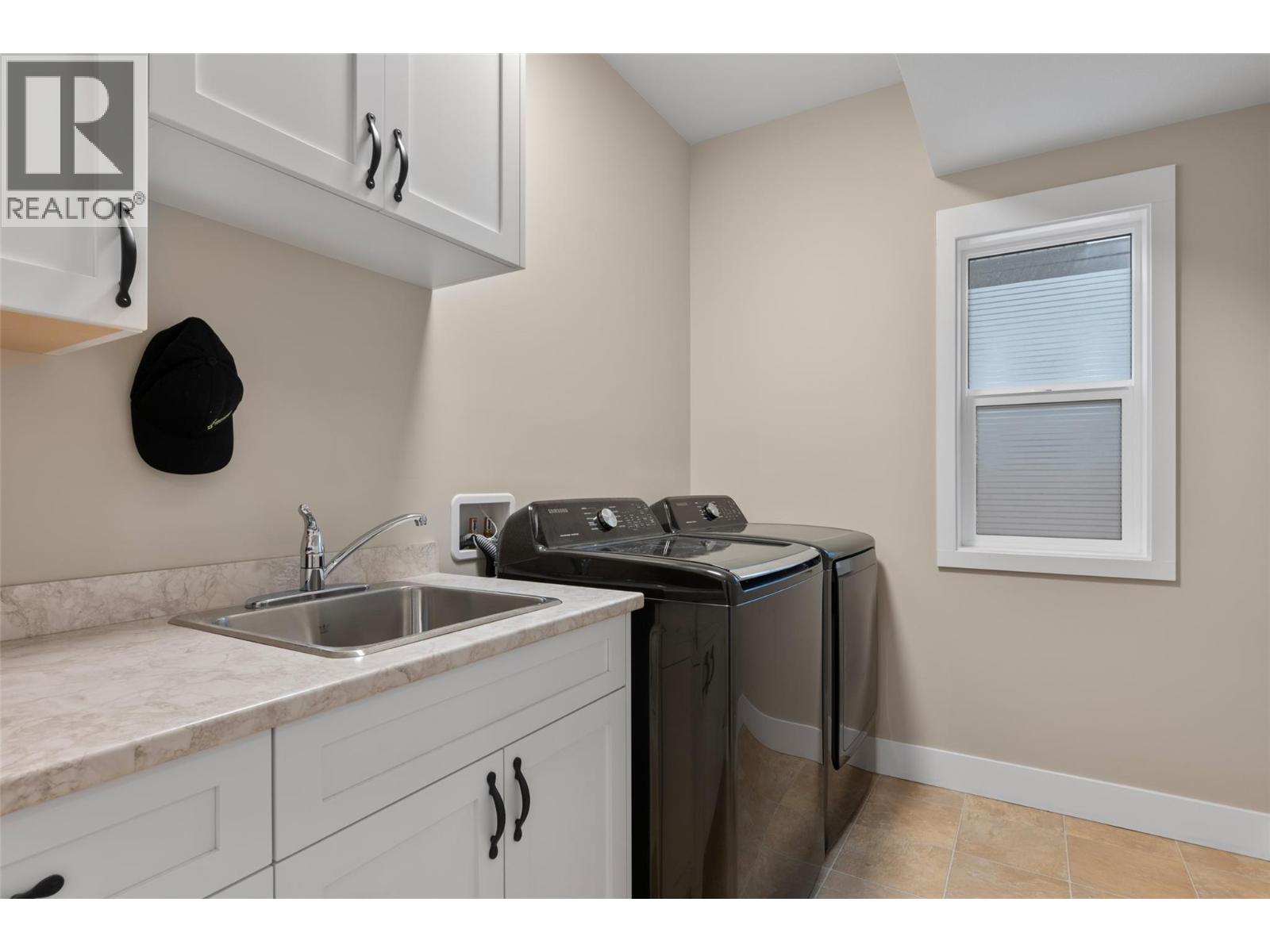 2535 SUNSET Drive, Kamloops