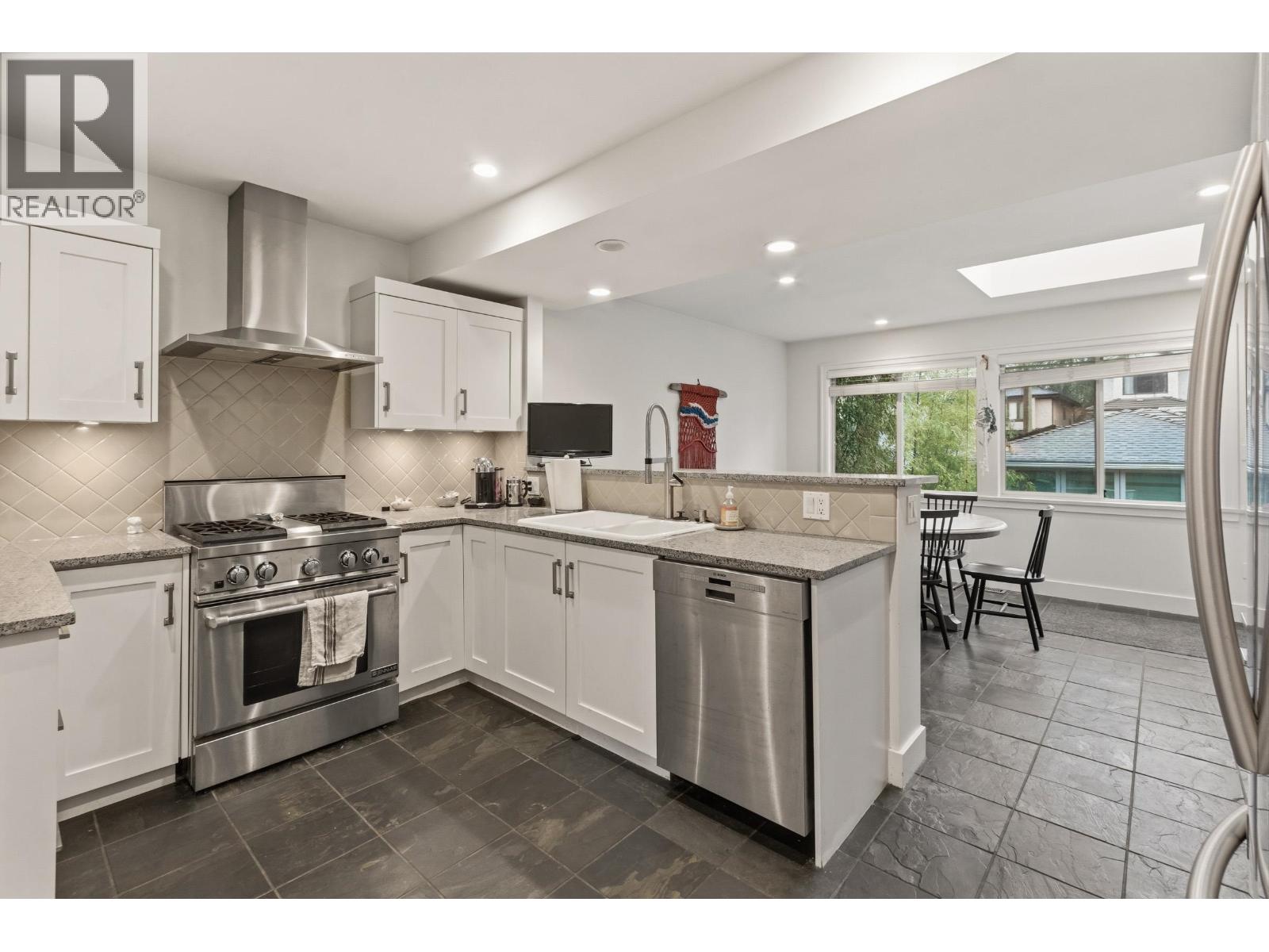 2960 W 33RD AVENUE, Vancouver