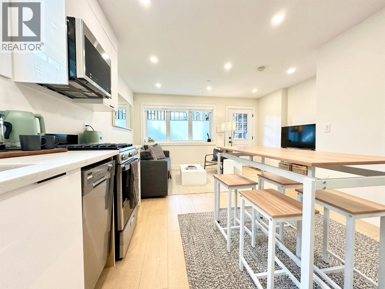 1672 E 15TH AVENUE, Vancouver