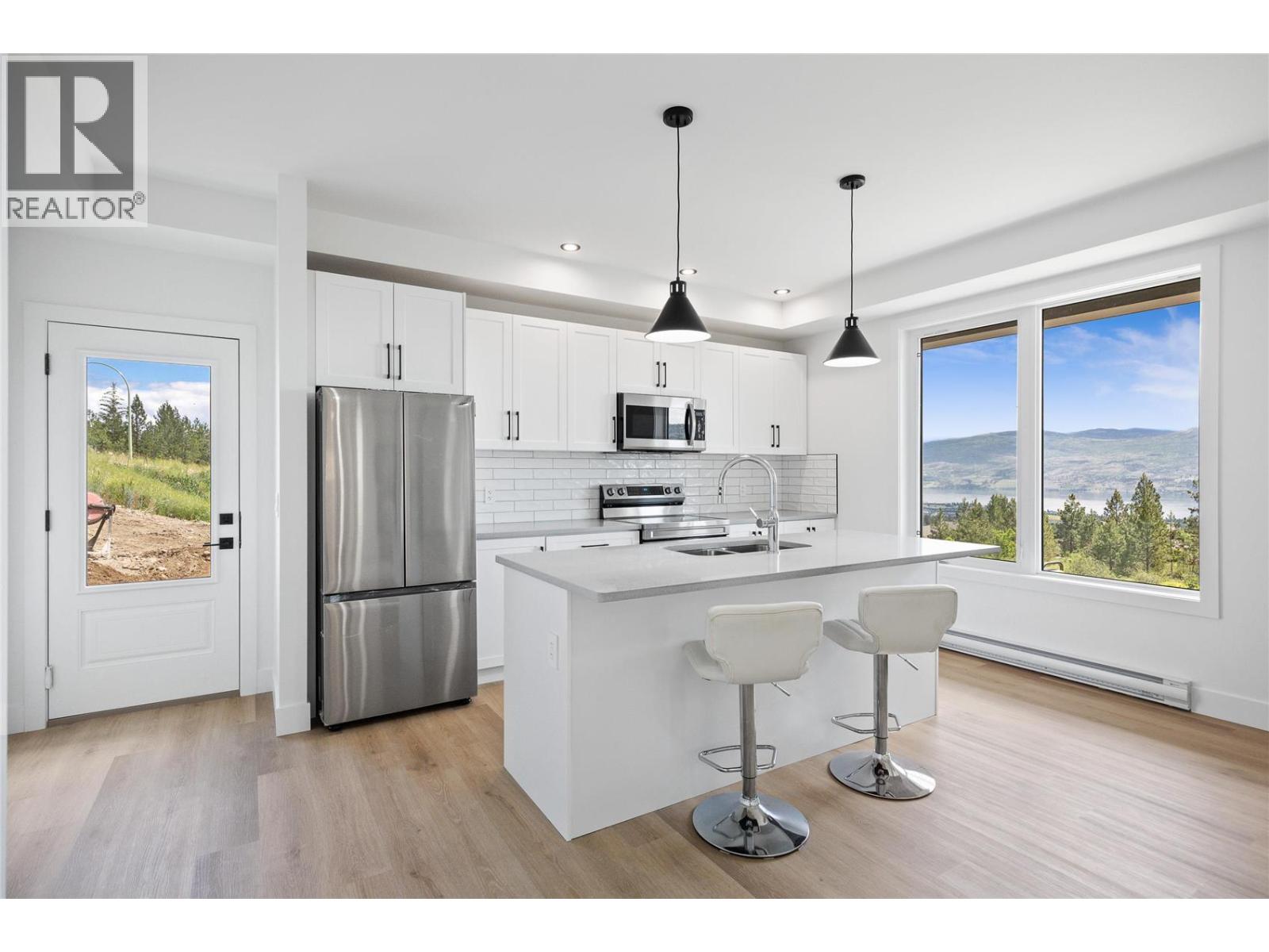 2803 Copper Ridge Drive, West Kelowna