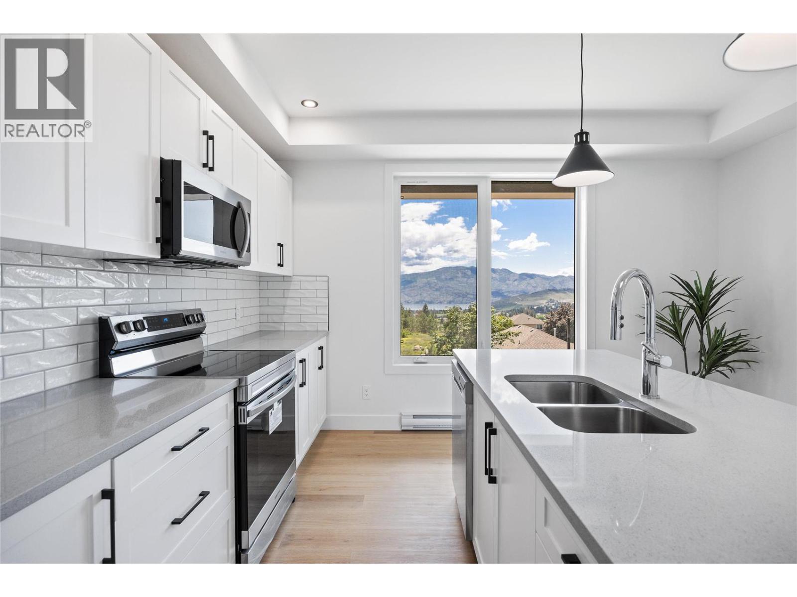 2803 Copper Ridge Drive, West Kelowna