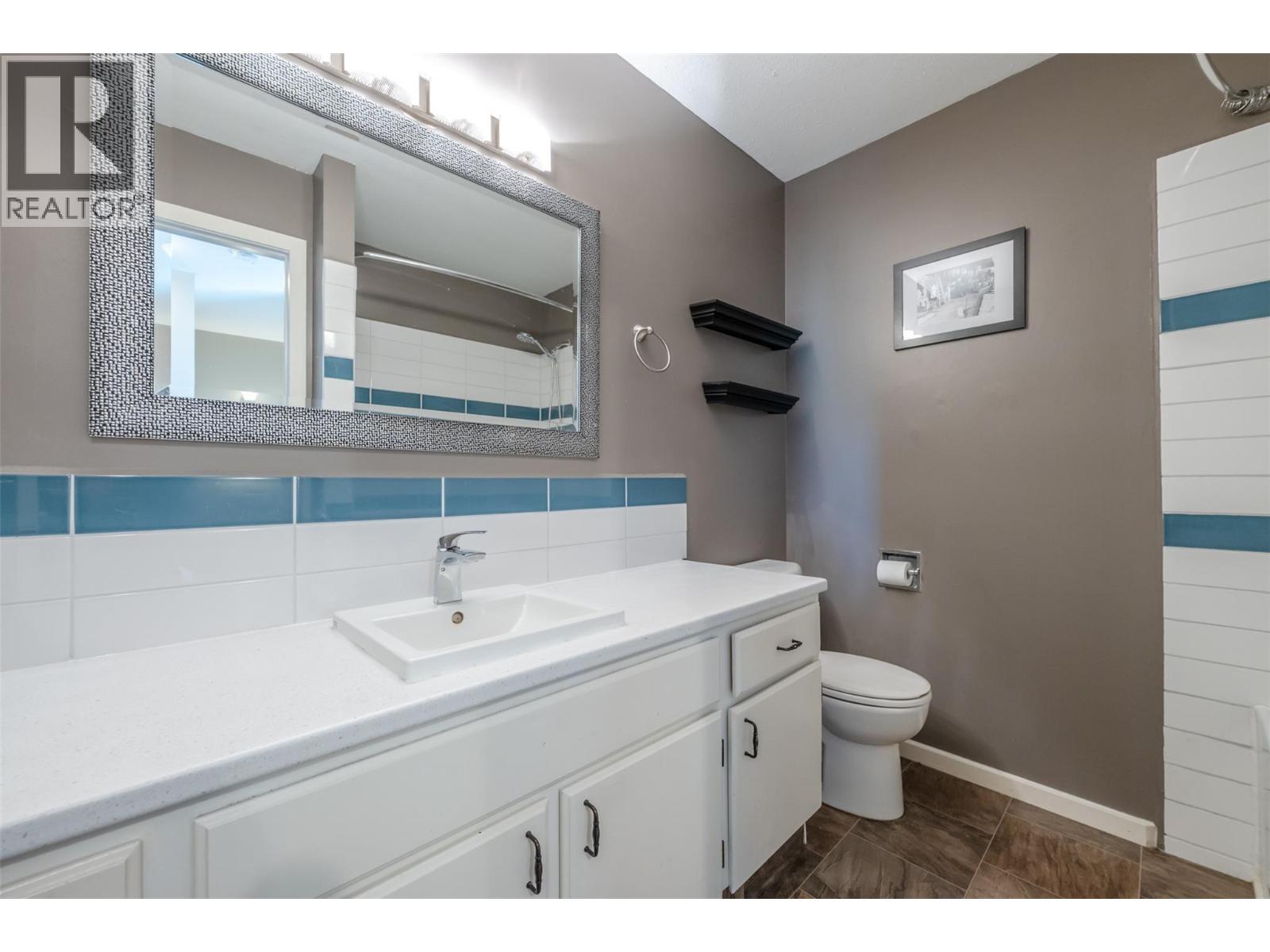 #14 80 Green Avenue E - 28