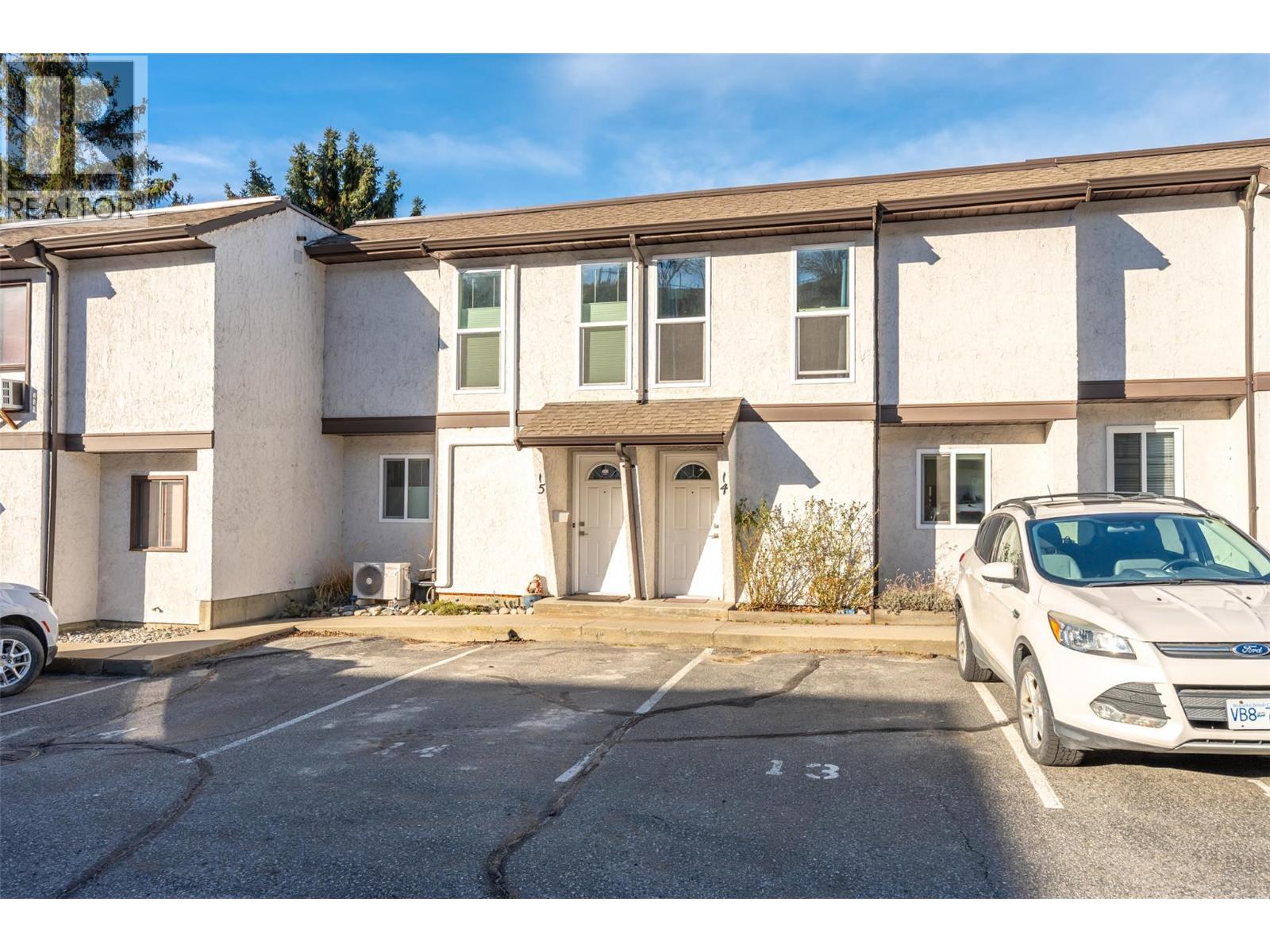 #14 80 Green Avenue E - 40