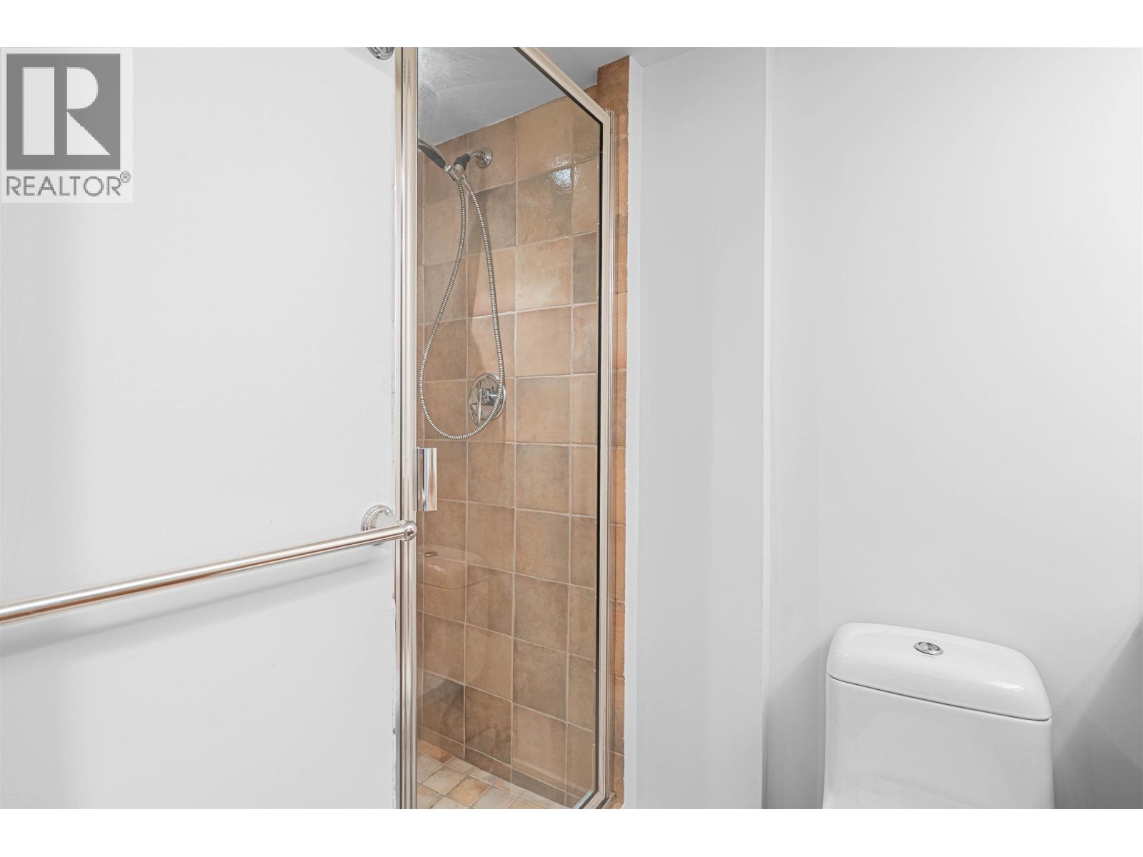 102 747 17TH STREET, West Vancouver