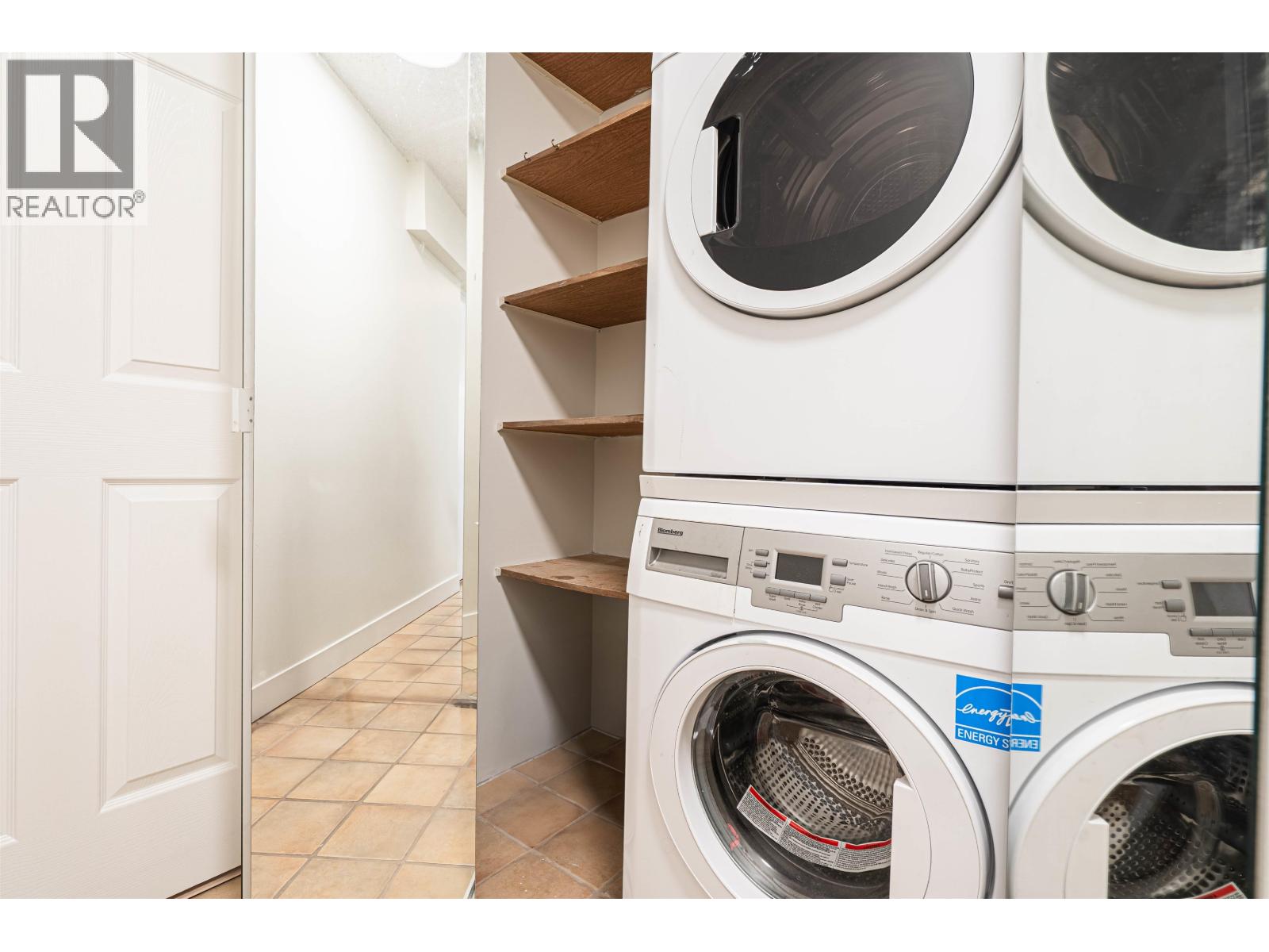 102 747 17TH STREET, West Vancouver