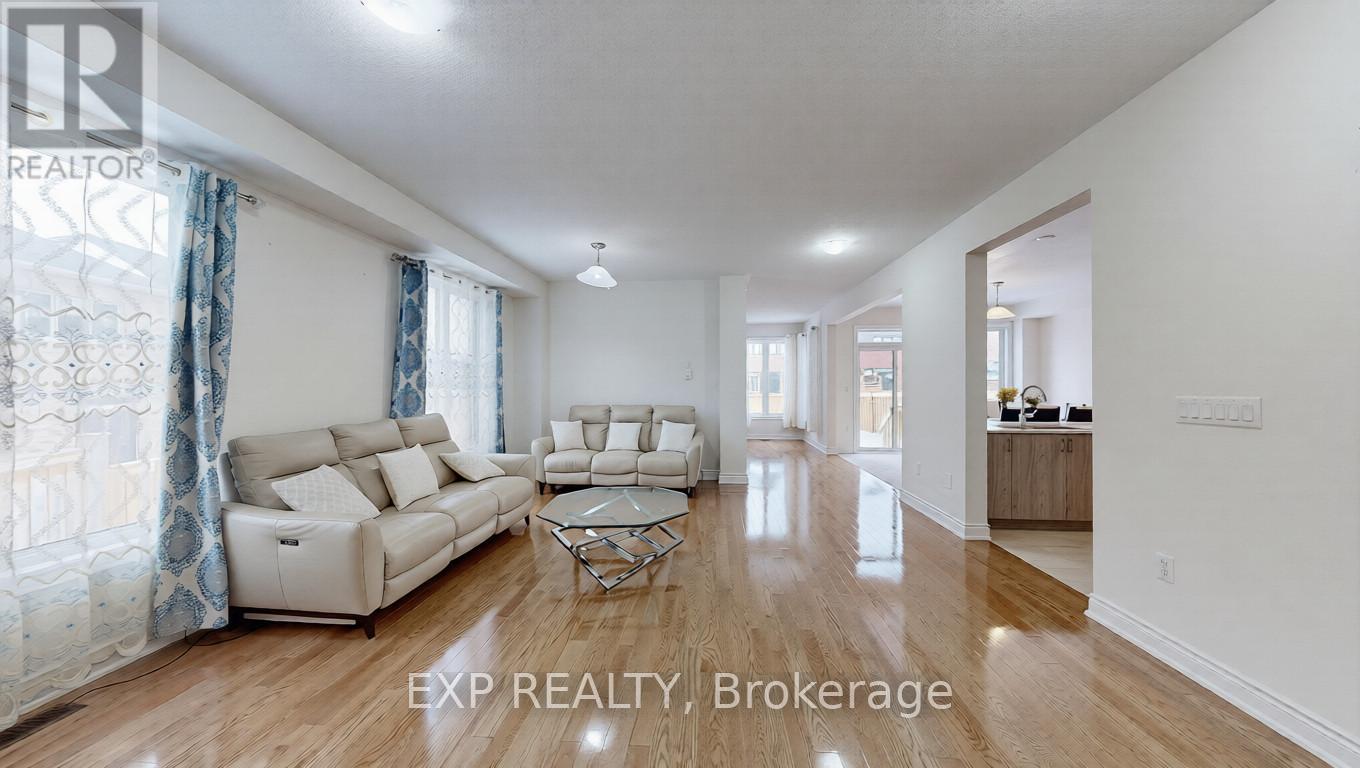 19 MEADOW VISTA CRESCENT - 2