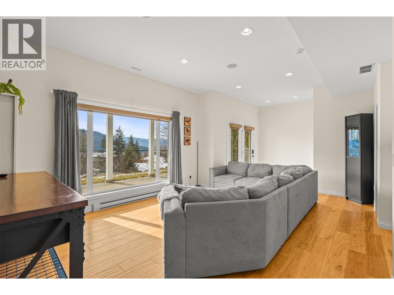 7044 Nakiska Drive, Vernon