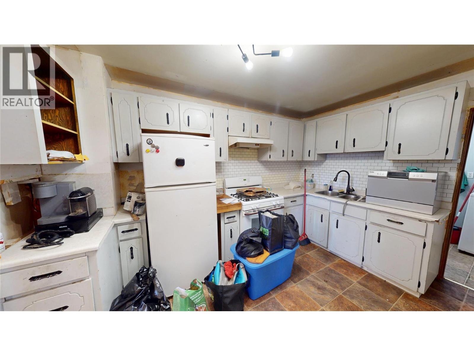 266 STILES STREET - 6