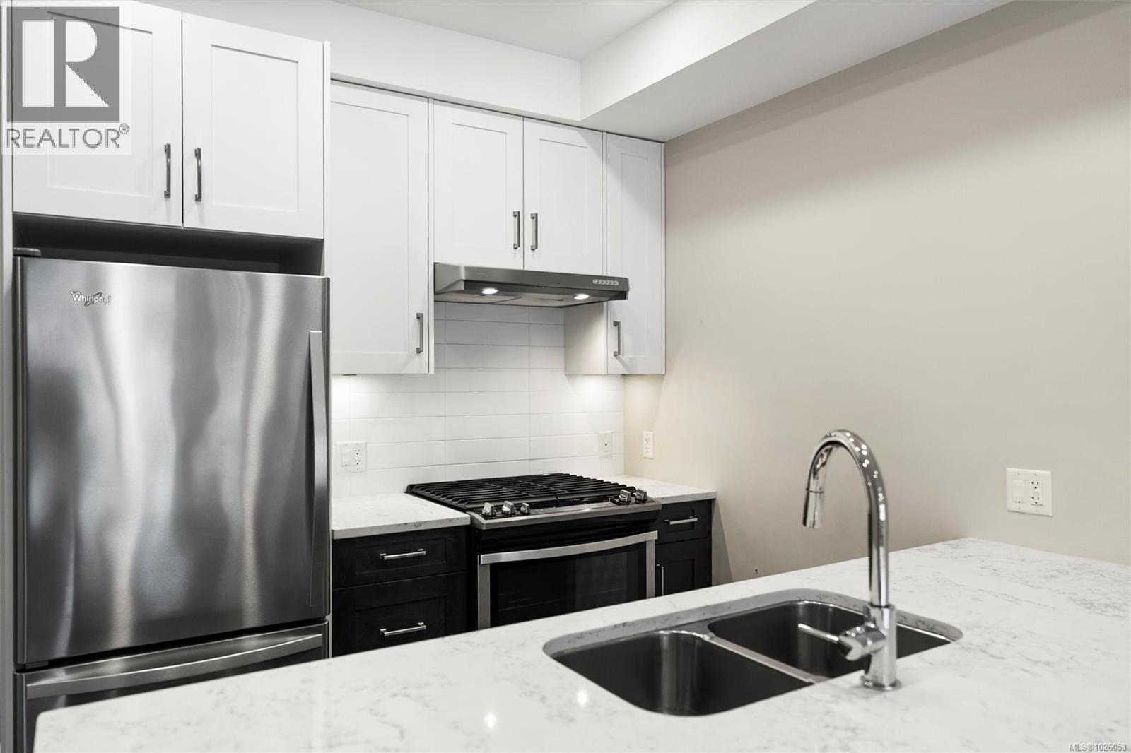 Single Family House for Sale in   Travino Lane Travino Saanich 