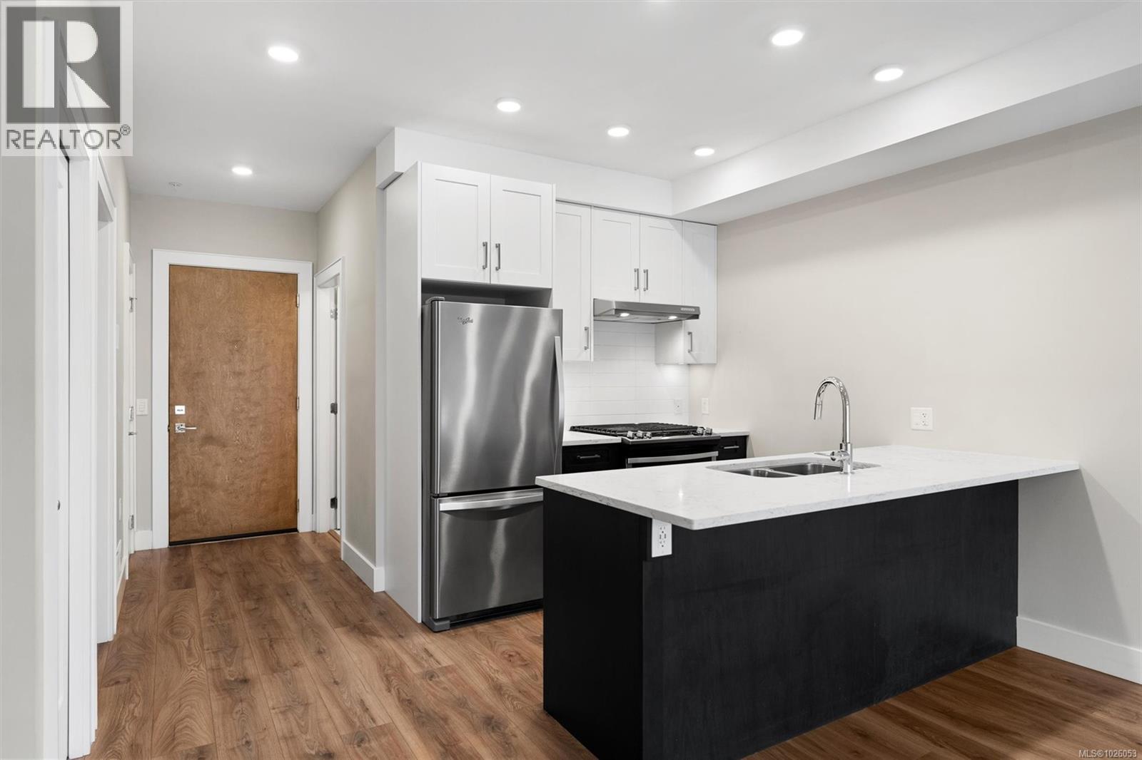 Single Family House for Sale in   Travino Lane Travino Saanich 