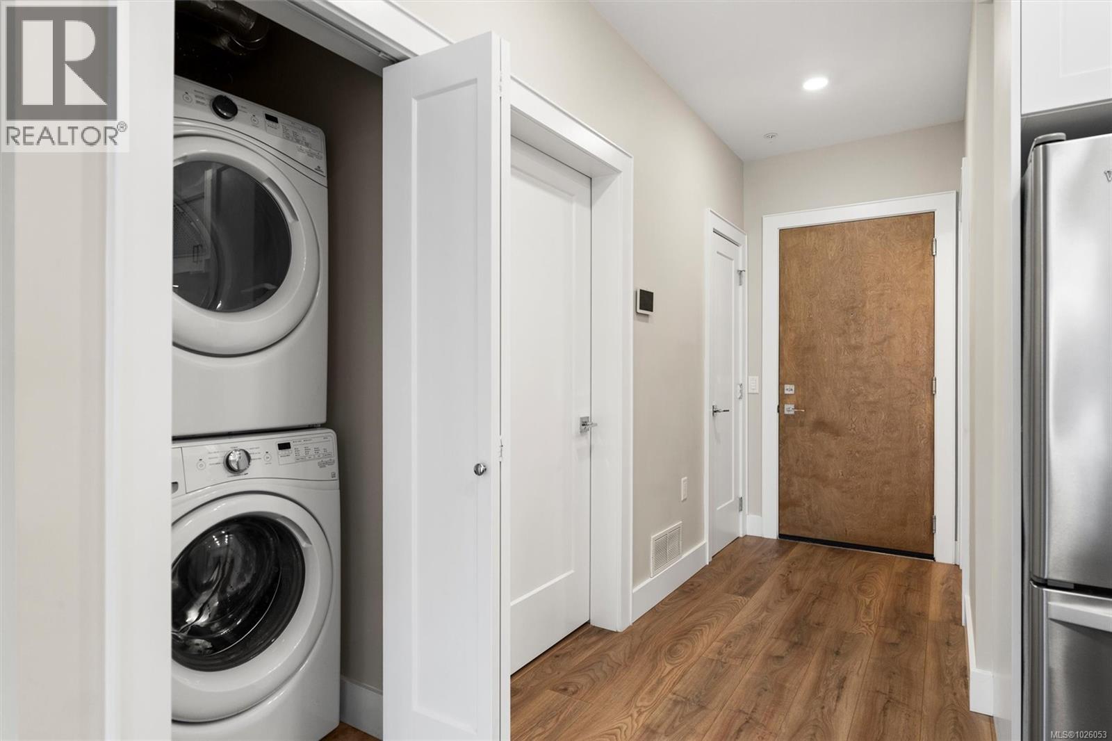 Single Family House for Sale in   Travino Lane Travino Saanich 