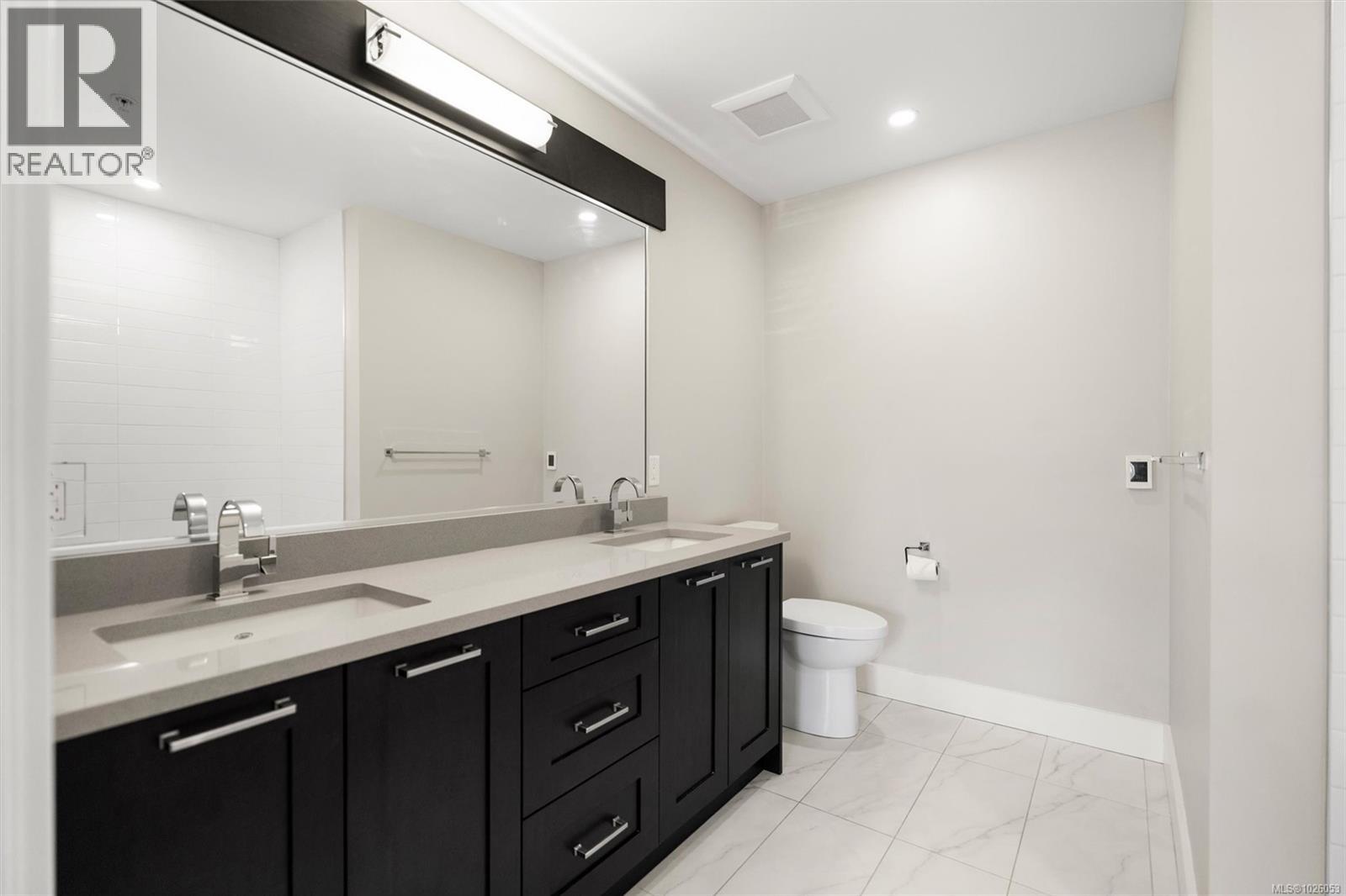 Single Family House for Sale in   Travino Lane Travino Saanich 