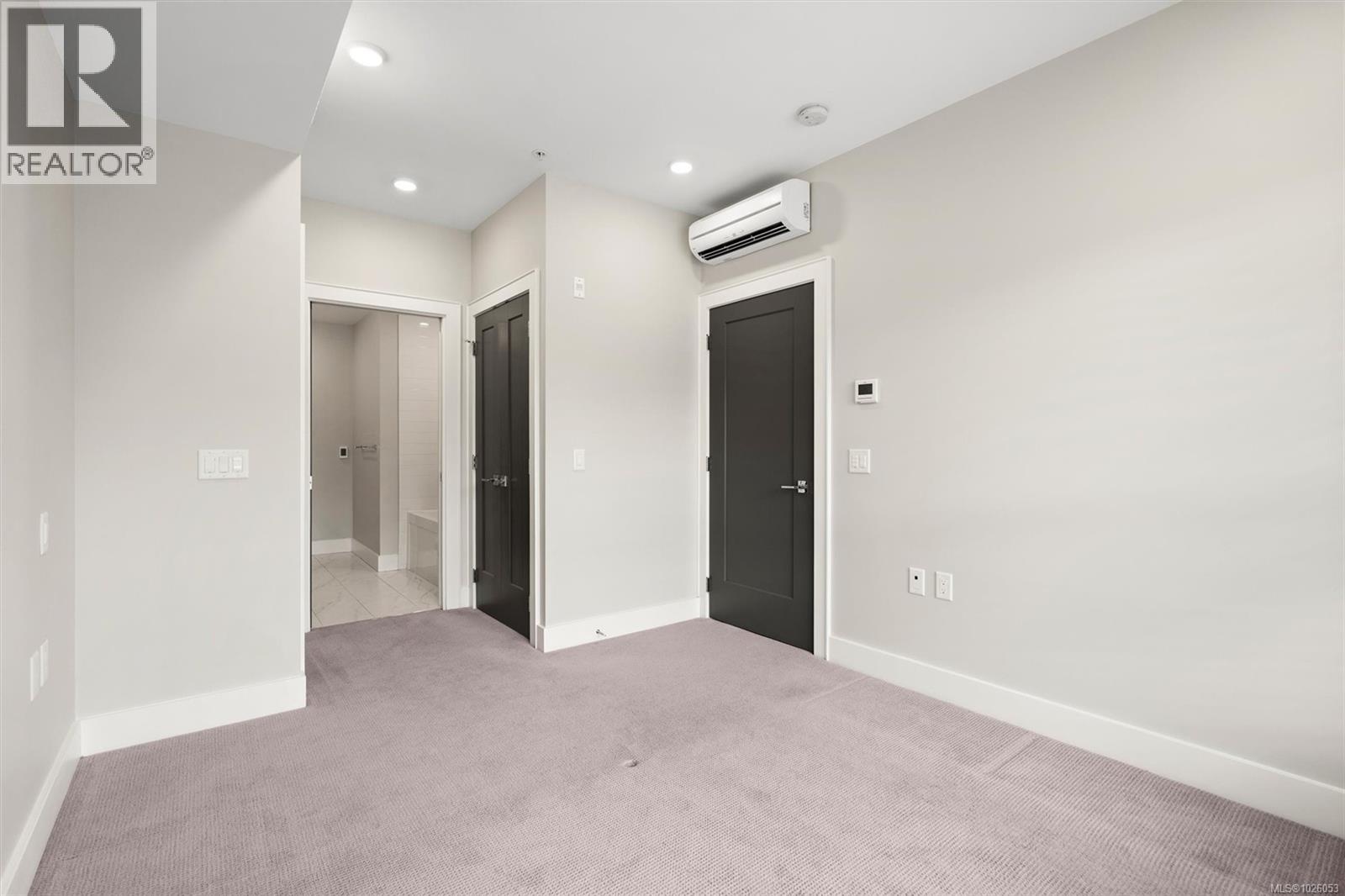 Single Family House for Sale in   Travino Lane Travino Saanich 