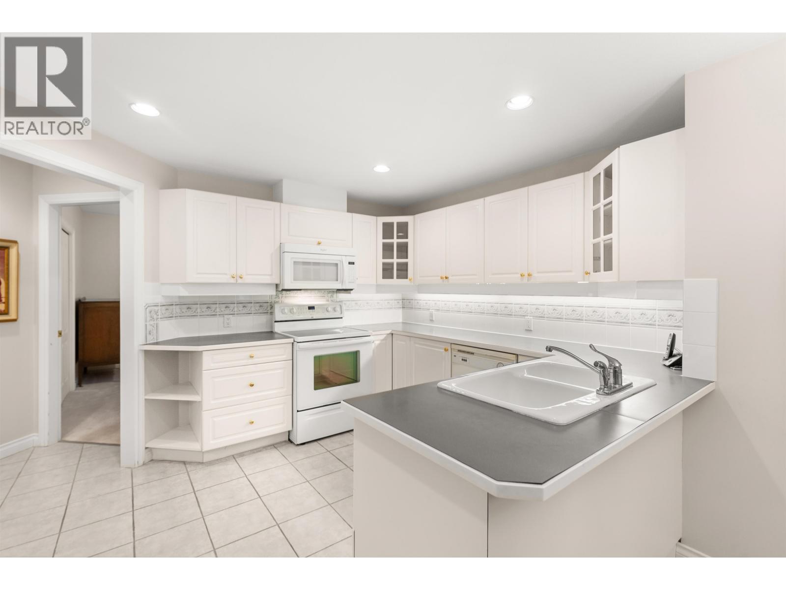 #104-1250 55 Street, Delta